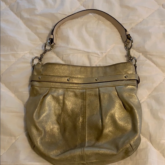 Champagne leather Coach bag - Picture 2 of 5